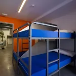 بيت شباب Iron *