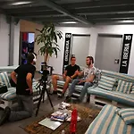 Iron بيت شباب