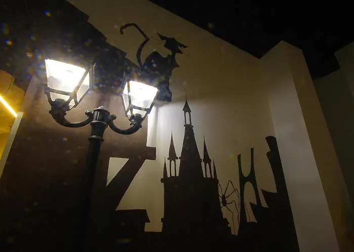 올 아이언 호스텔 *